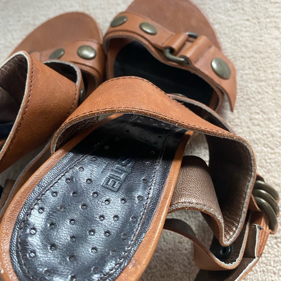 Brown leather sandal heels - Picture 2 of 6